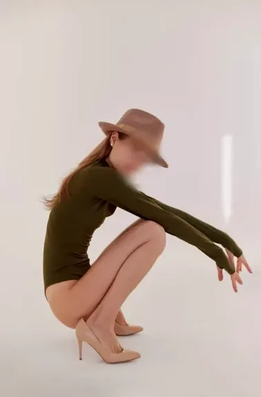 Cara, 30