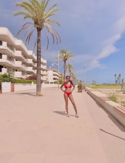 Carla, 18