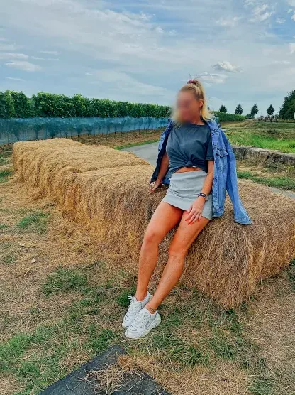 Julia, 38