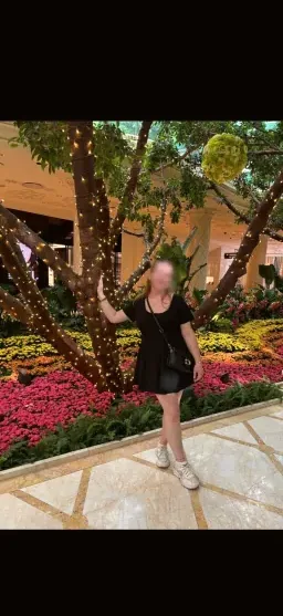 Katrin, 25