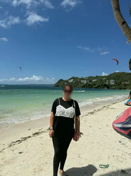 Mia, 38
