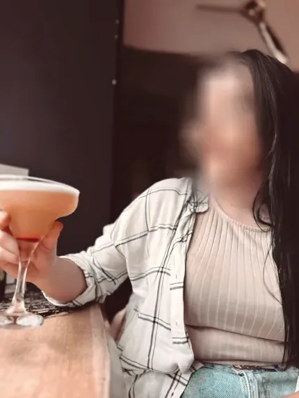 Rebecca, 20