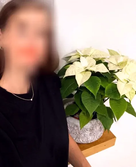 Romy, 37