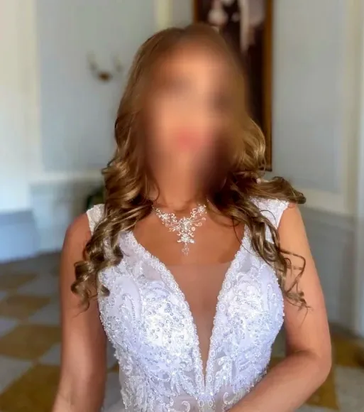 Sandra, 39