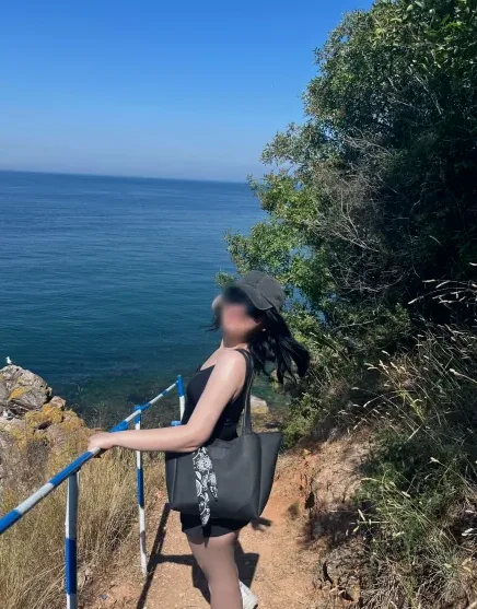 Yvonne, 22