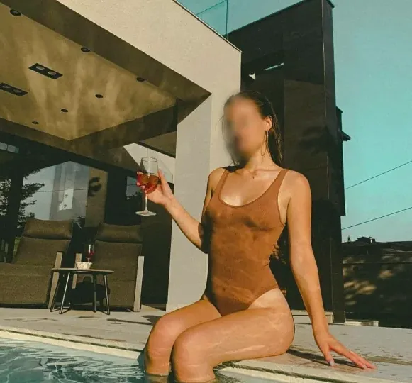 Zeynep, 30